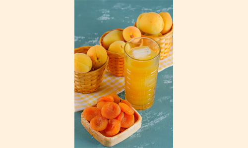 Dried apricot and orange juice