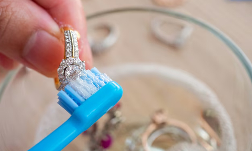 Jewelry Cleaner Extraordinaire